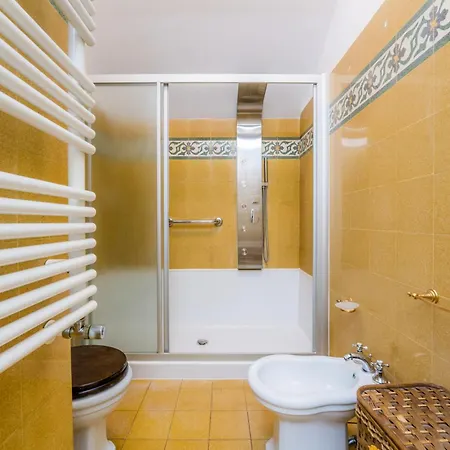 The British Corner, Cozy Loft With Garden 10 Min From Center Apartment