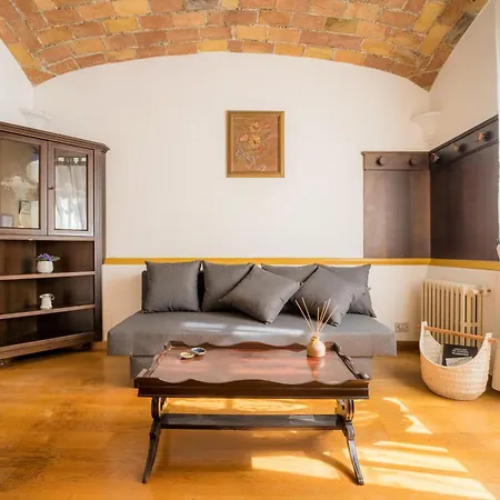 Apartment The British Corner, Cozy Loft With Garden 10 Min From Center *