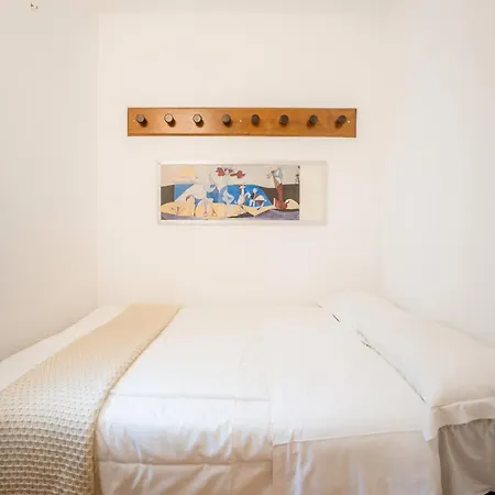 The British Corner, Cozy Loft With Garden 10 Min From Center Apartment Rom