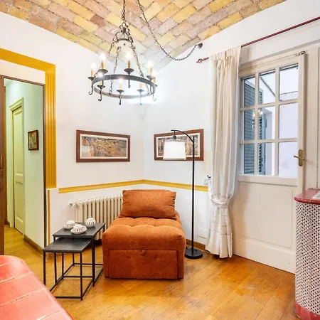 The British Corner, Cozy Loft With Garden 10 Min From Center *
